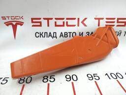 1Крепление-направляющая высоковольтных проводов чарджер блока Tesla model X 1500224-00-B