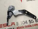 1Петля вторичная (межсекционная) передняя двери задней левой Tesla model X 1032667-00-L - фото 1
