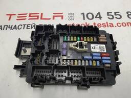 Блок предохранителей салона фронтальный Tesla model X 1094409-01-E