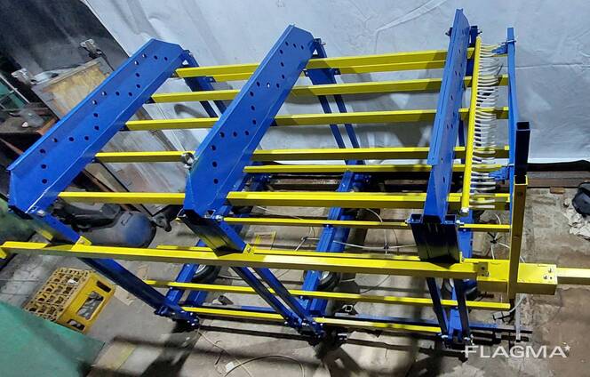 Klijavimo įranga su presu CIP plokščių gamybai.