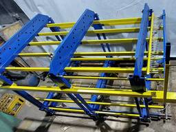 Klijavimo įranga su presu CIP plokščių gamybai.