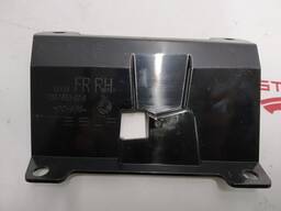 Кронштейн крепления блока управления стеклопод. и зеркалами двери передней правой Tesla mo