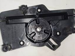 Кронштейн крепления электродвигателя стеклоподъемника переднего правого Tesla model S, mod