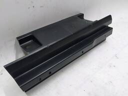 Кронштейн задний правый для ковровой дорожки Tesla model S, model S REST 1009174-00-E