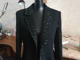 Мастер по ремонту и пошиву одежды и другого текстиля.