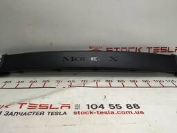 Накладка верхняя дверного проёма сокола правая в комплекте композитная Tesla model X 10600