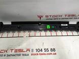 Накладка верхняя дверного проёма сокола правая в комплекте композитная Tesla model X 10600 - photo 1