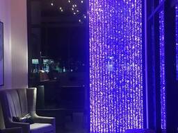 Пузырьковая стена, движущаяся водная стена