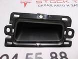 Ручка внутренняя закрытия крышки багажника Tesla model X 1050409-00-D - photo 2