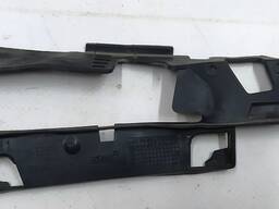 Уплотнитель зеркала наружного правого (с повреждением) Tesla model 3 1110778-96-G