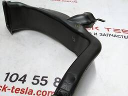 Воздуховод системы вентиляции стойки С правый Tesla model X 1090899-00-A